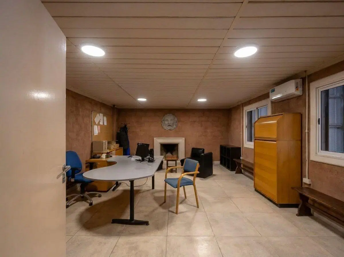 Venta en Block 2 Naves Industriales Paso del Rey 5