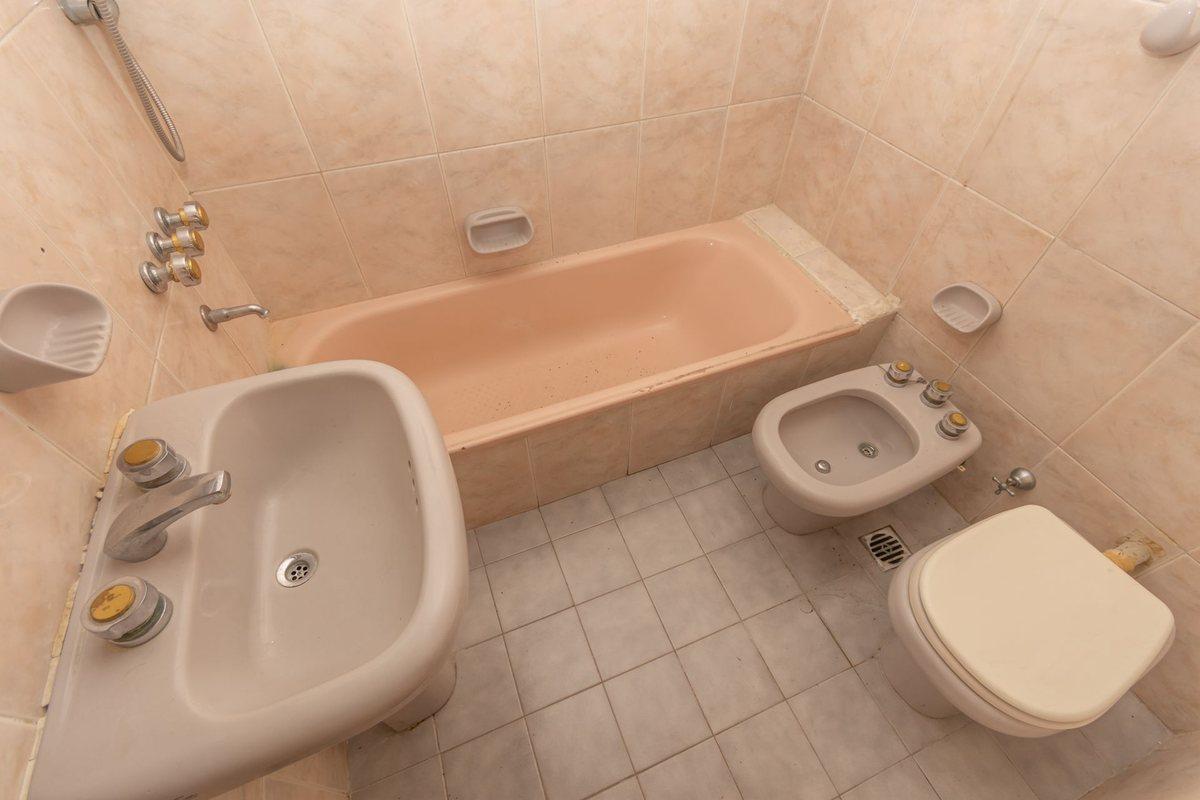 Foto de VENTA DEPARTAMENTO 4 AMBIENTES COCHERA BALCÓN LUZ, imagen 4