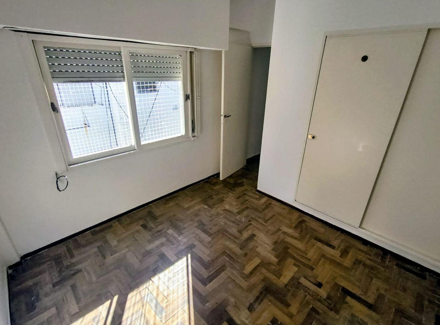 Foto de Venta departamento 3 ambientes Ramos Mejía centro, imagen 2
