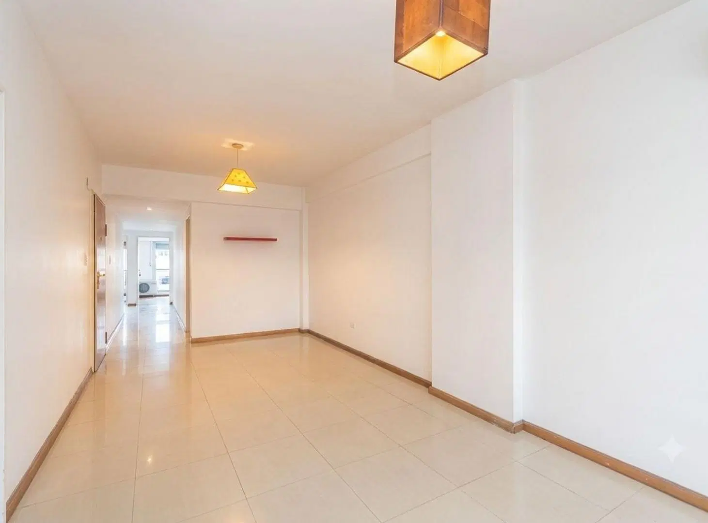 Departamento Venta 4 ambientes con Patio y cochera 3