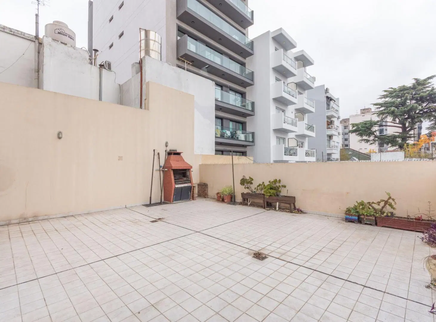 Departamento Venta 4 ambientes con Patio y cochera 4