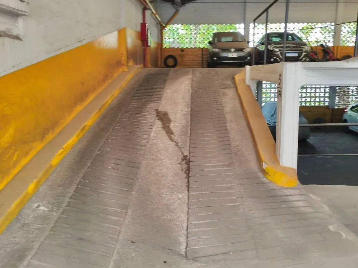 COCHERA FIJA Y CUBIERTA EN VENTA BELGRANO COLEGIAL 4