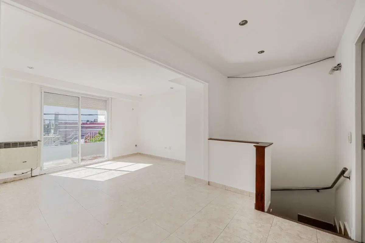 P.H. 4 ambientes venta Ciudadela balcon y terraza 3