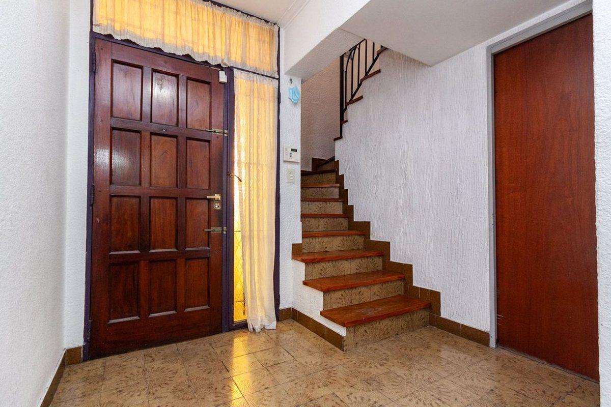 Foto de CASA 5 AMB LOTE PROPIO JARDÍN QUINCHO COCHERA, imagen 3