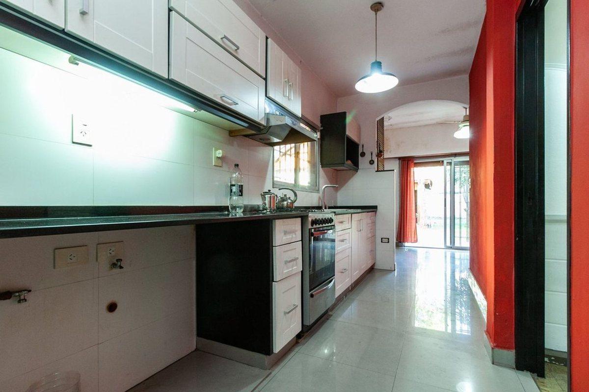 Foto de CASA 5 AMB LOTE PROPIO JARDÍN QUINCHO COCHERA, imagen 2