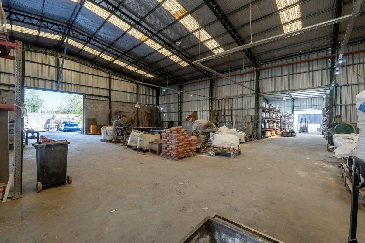 Foto de Galpón/Depósito en Venta 1500 m2 Paso del Rey, imagen 3