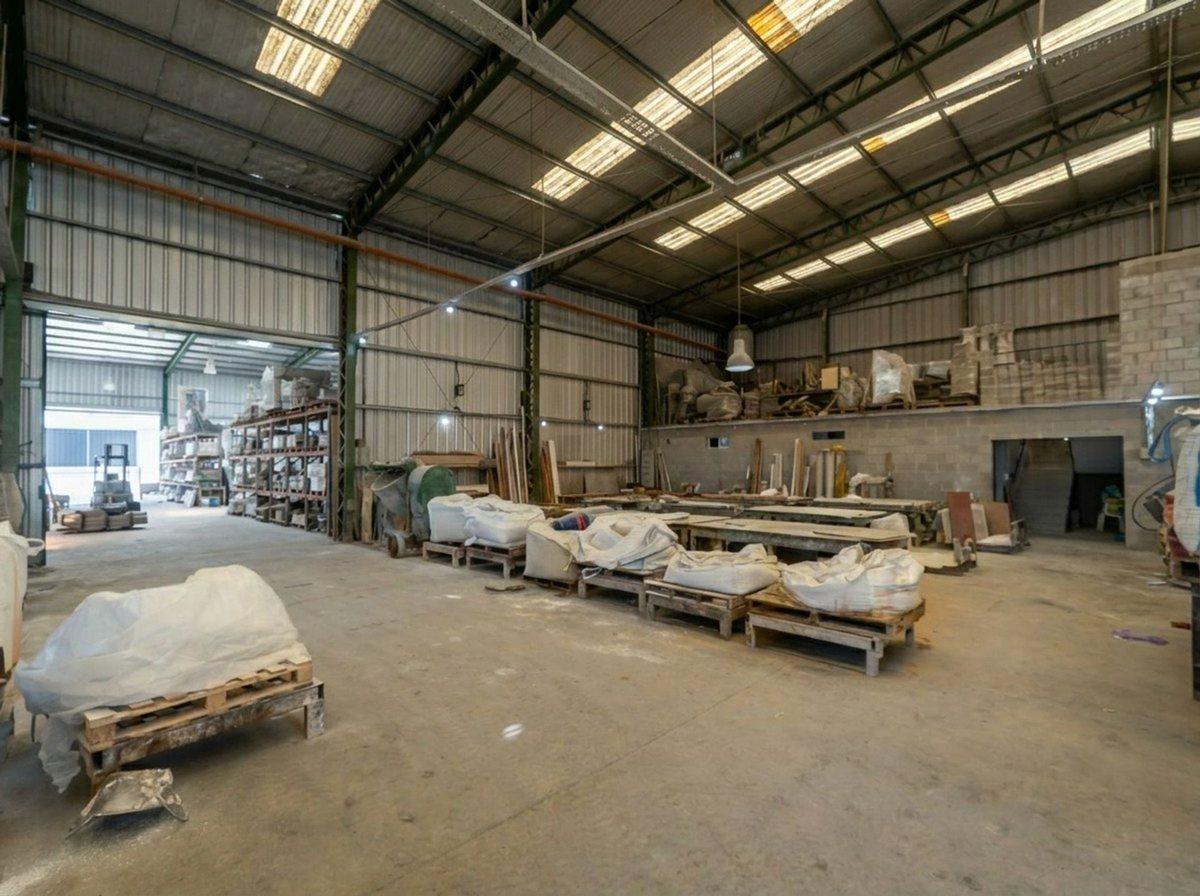 Foto de Galpón/Depósito en Venta 1500 m2 Paso del Rey, imagen 2
