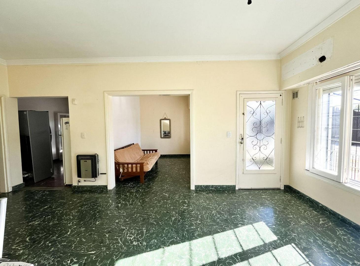Foto de VENTA CASA 4 AMB JARDÍN PILETA COCHERA RAMOS MEJÍA, imagen 2
