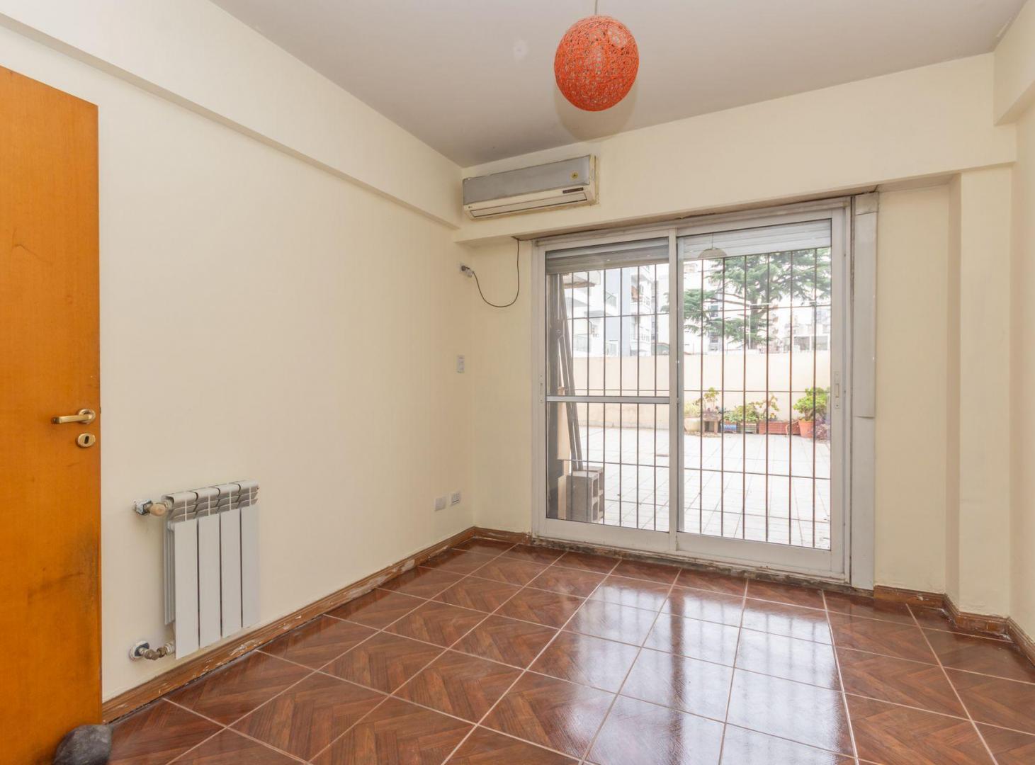 Foto de Departamento Venta 4 ambientes con Patio y cochera, imagen 5
