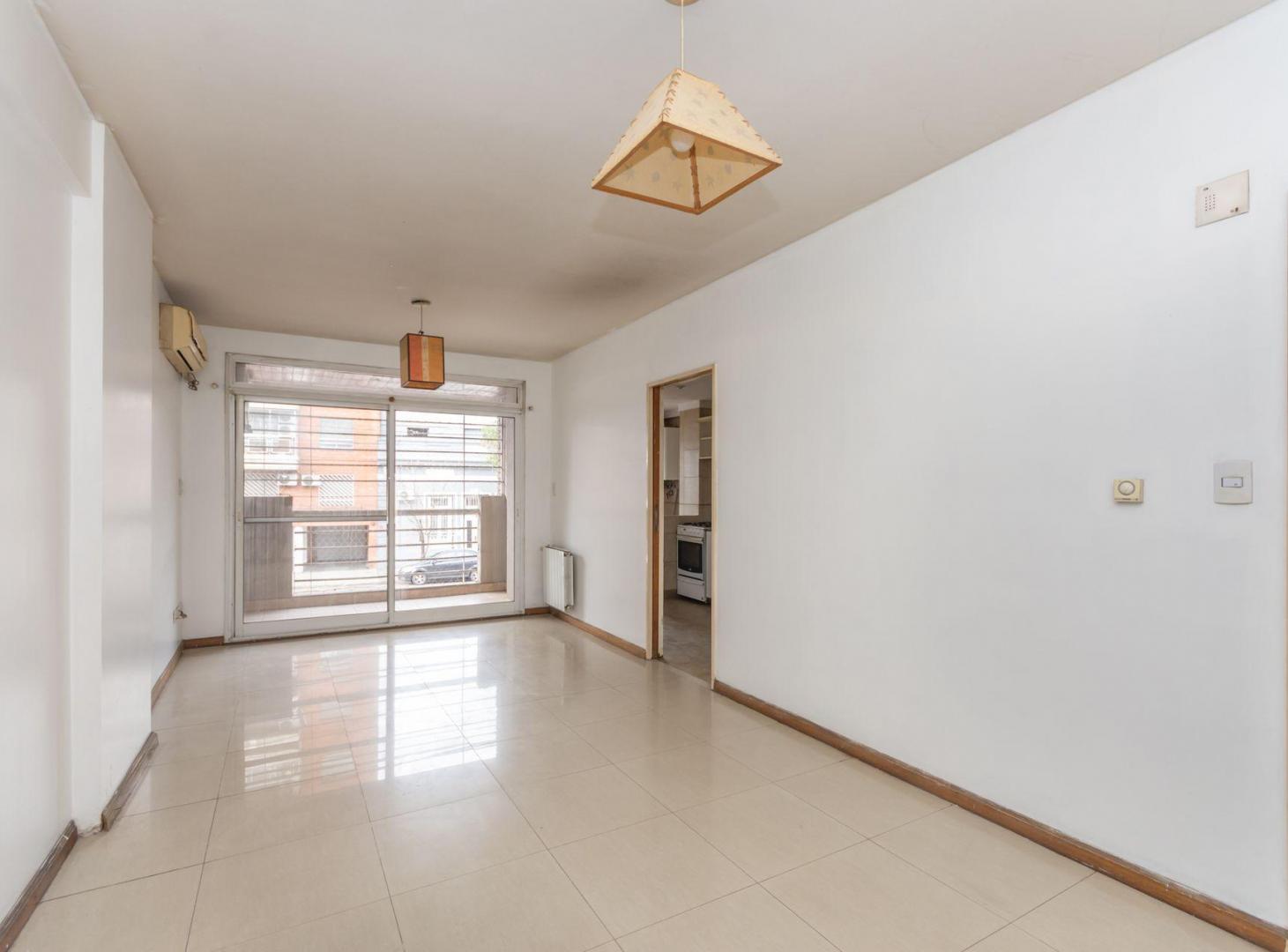 Foto de Departamento Venta 4 ambientes con Patio y cochera, imagen 3