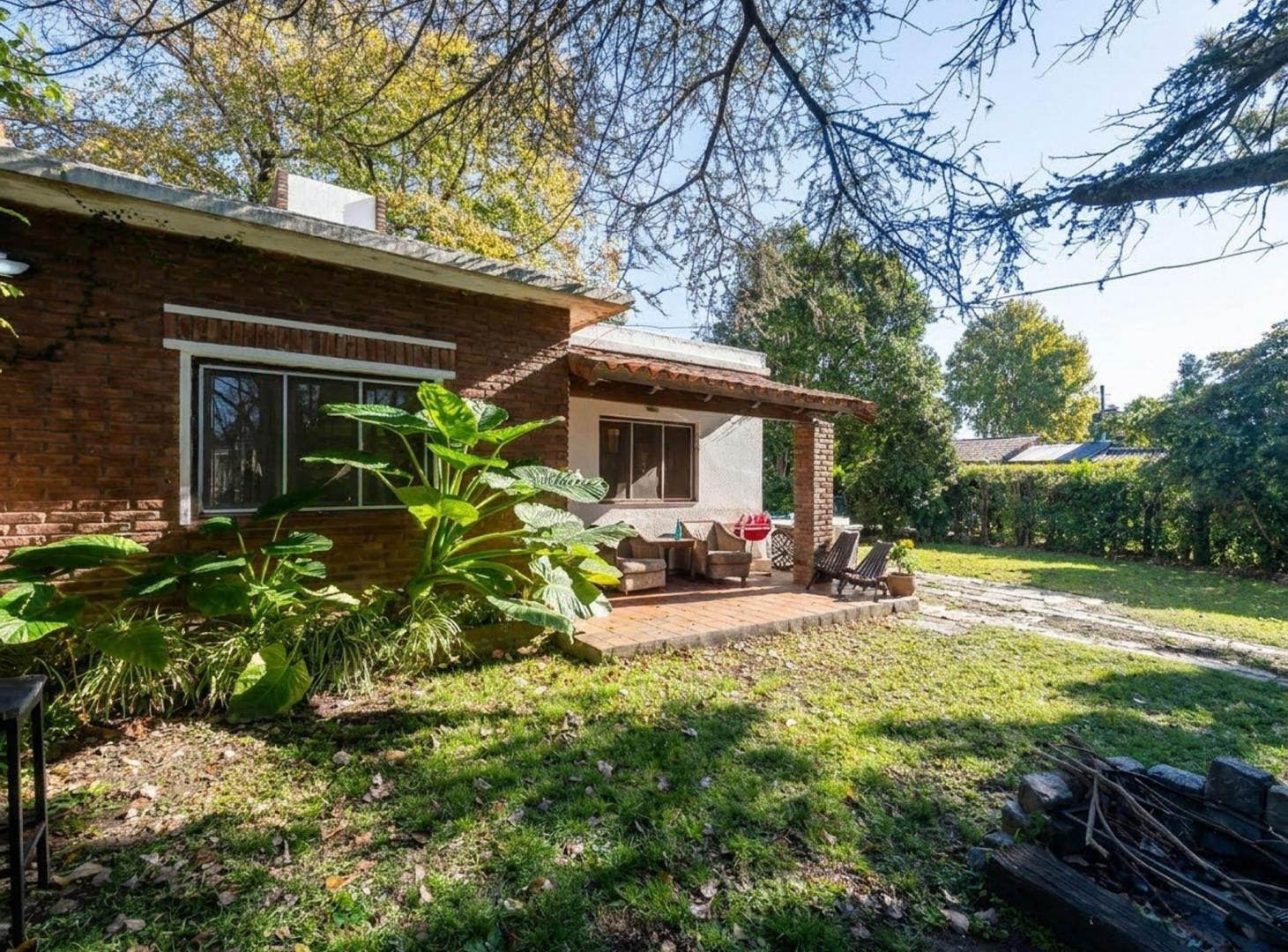 Foto de CASA EN VENTA 3 DORM, PARQUE y QUINCHO- RANELAGH, imagen 2