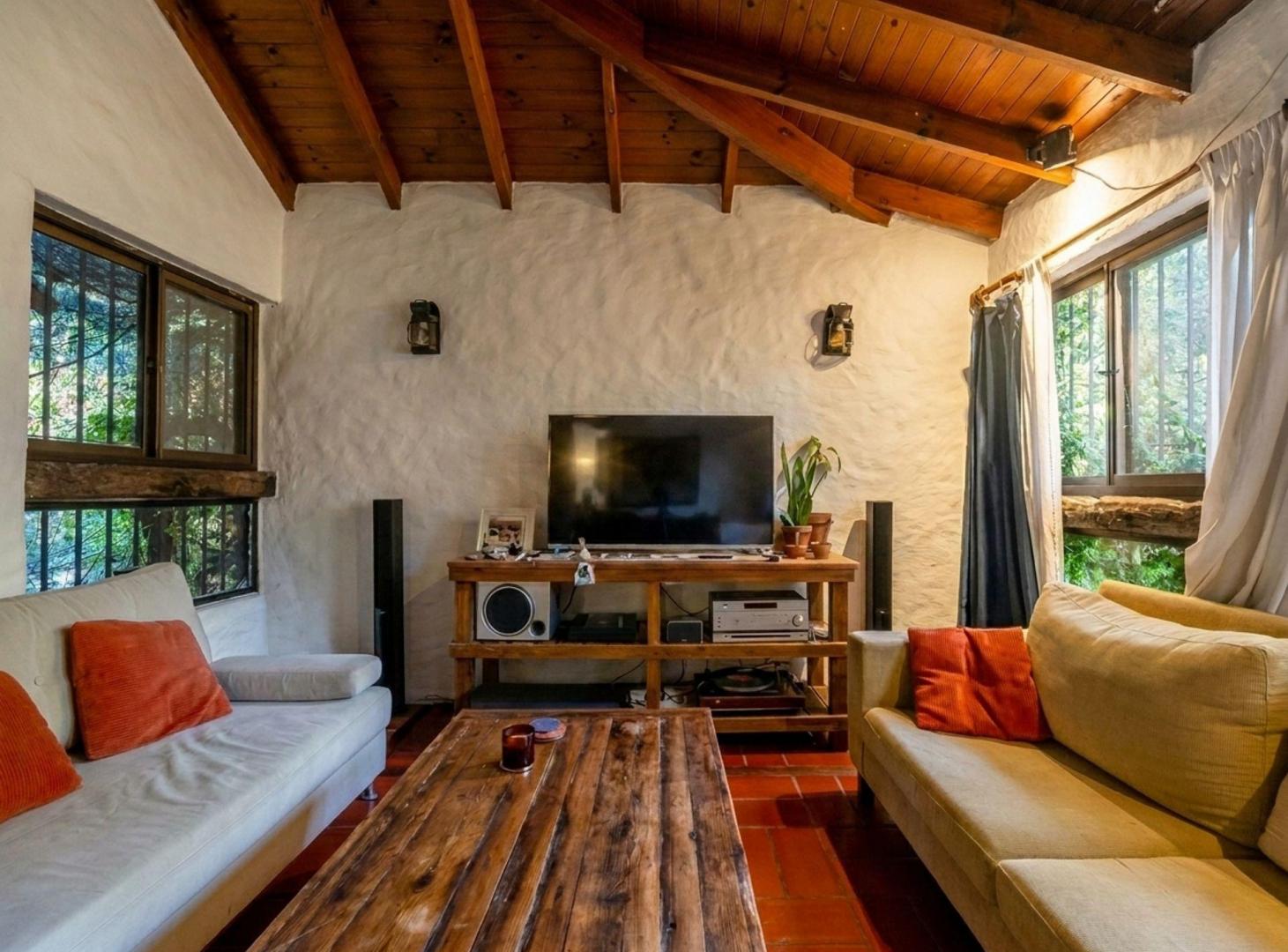 Foto de CASA EN VENTA 3 DORM, PARQUE y QUINCHO- RANELAGH, imagen 1