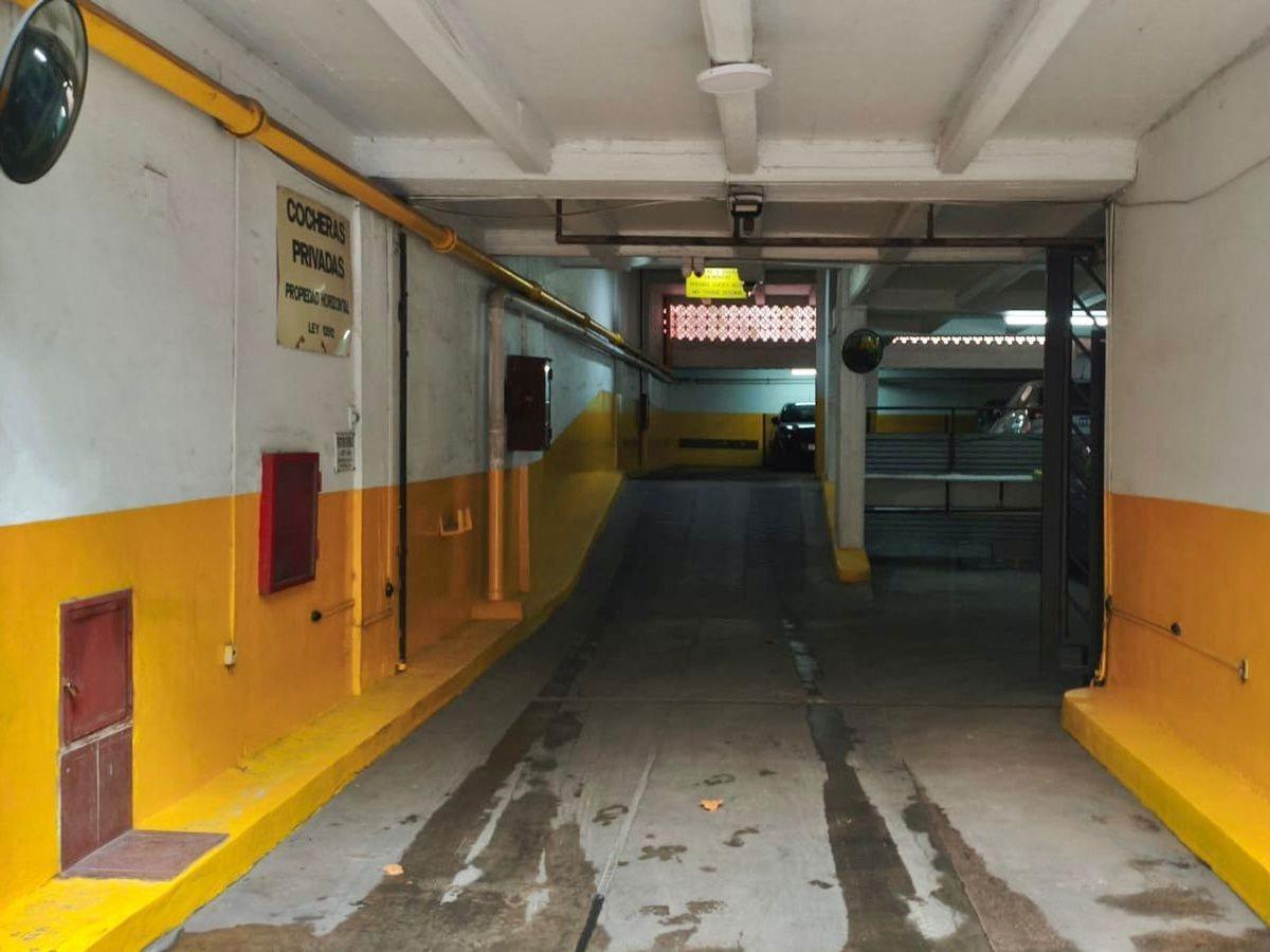 Foto de COCHERA FIJA Y CUBIERTA EN VENTA BELGRANO COLEGIAL, imagen 1