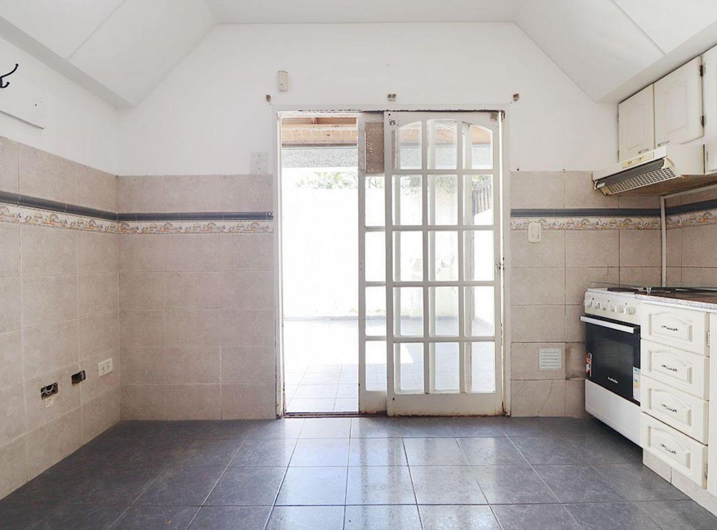 Foto de VENTA TRIPLEX 4 AMB COCHERA PATIO RAMOS MEJÍA, imagen 5