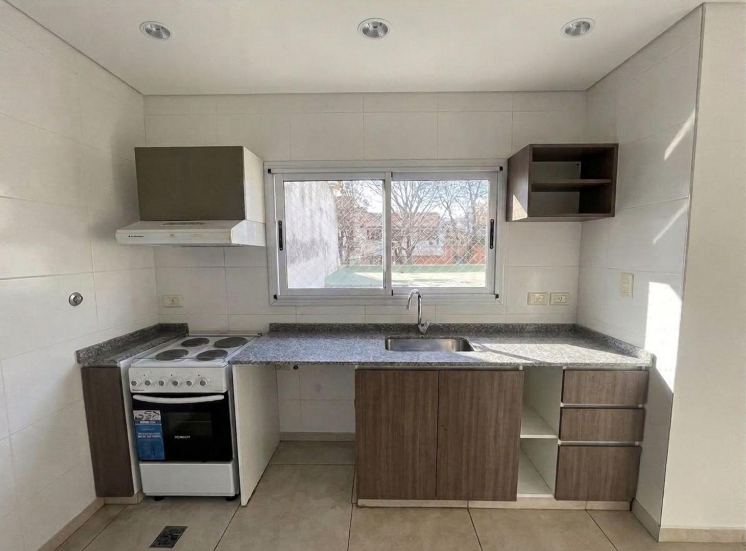 Foto de PH VENTA 3 AMB PATIO Y TERRAZA APTO CREDITO S/EXP, imagen 2