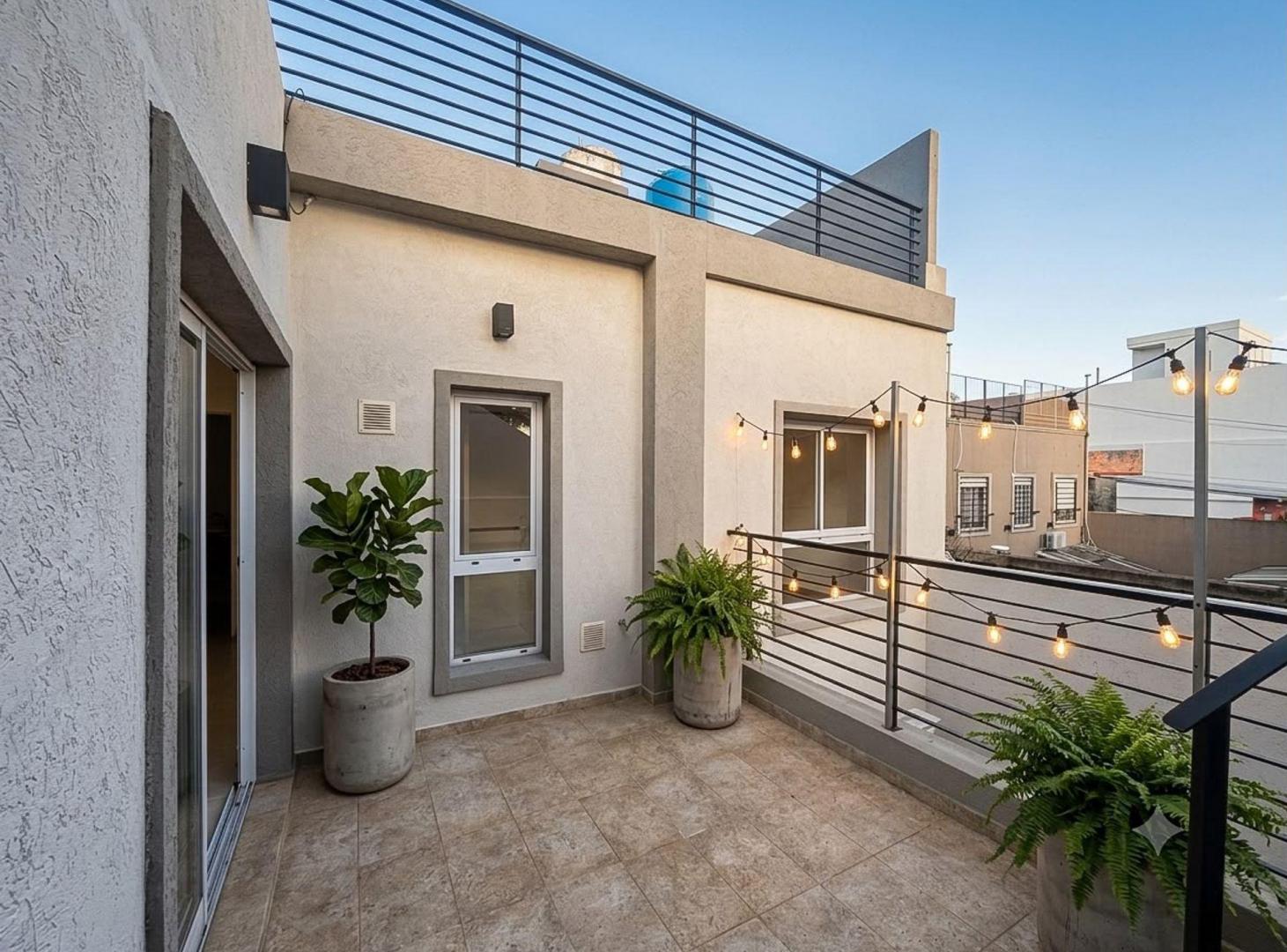 Foto de PH VENTA 3 AMB PATIO Y TERRAZA APTO CREDITO S/EXP, imagen 1
