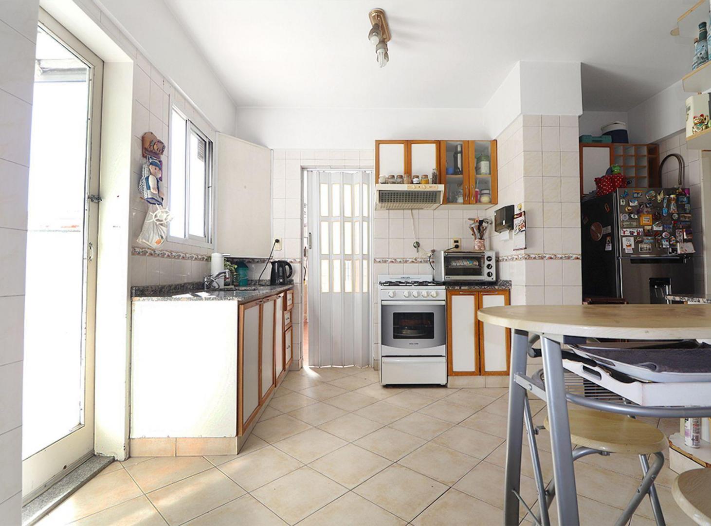 Foto de DEPARTAMENTO VENTA 4 AMBIENTES 2 BALCONES FLORES, imagen 4