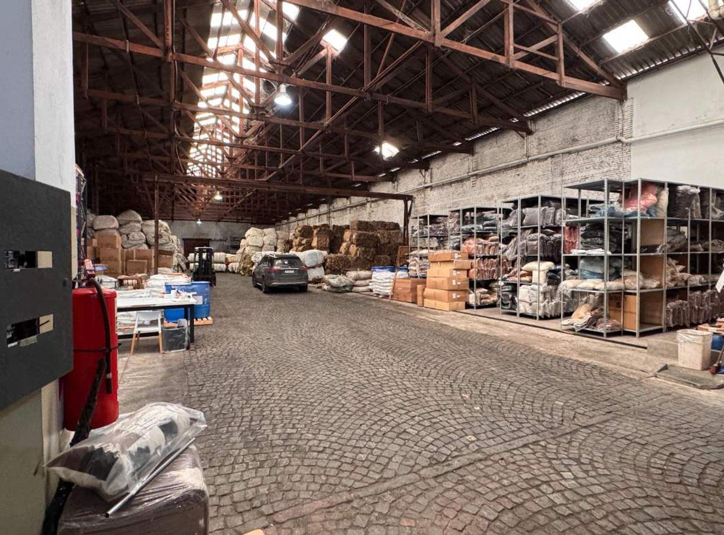 Foto de Venta Galpón y PH Parque Industrial Avellaneda, imagen 1
