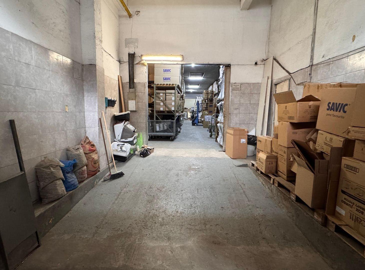 Foto de Venta Galpón Dos Plantas 890 M2 Ascensor Barracas, imagen 1