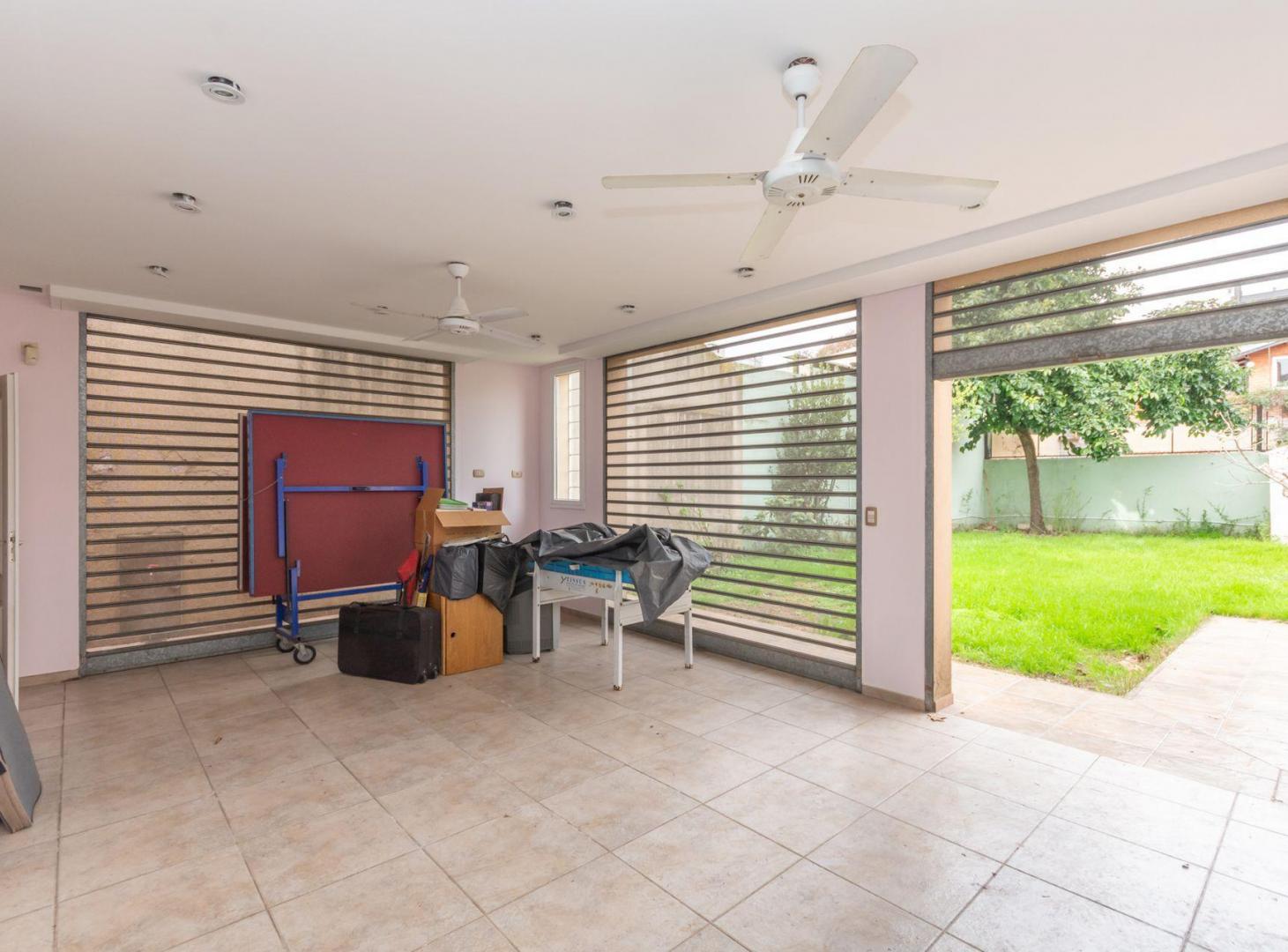 Foto de Venta Casa 4 ambientes Devoto. Jardin 2 Cocheras, imagen 1