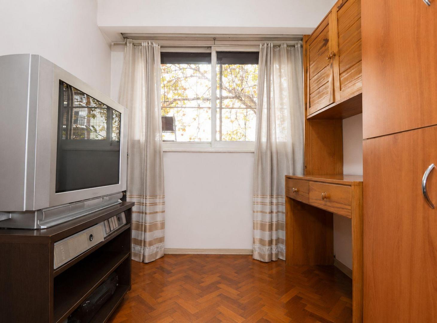 Foto de Departamento 4 ambientes en Venta en Flores, imagen 2