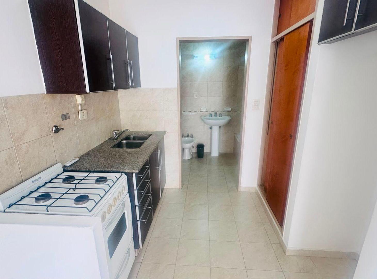 Foto de Monoambiente ALQUILER en VILLA URQUIZA! Luminoso, imagen 3