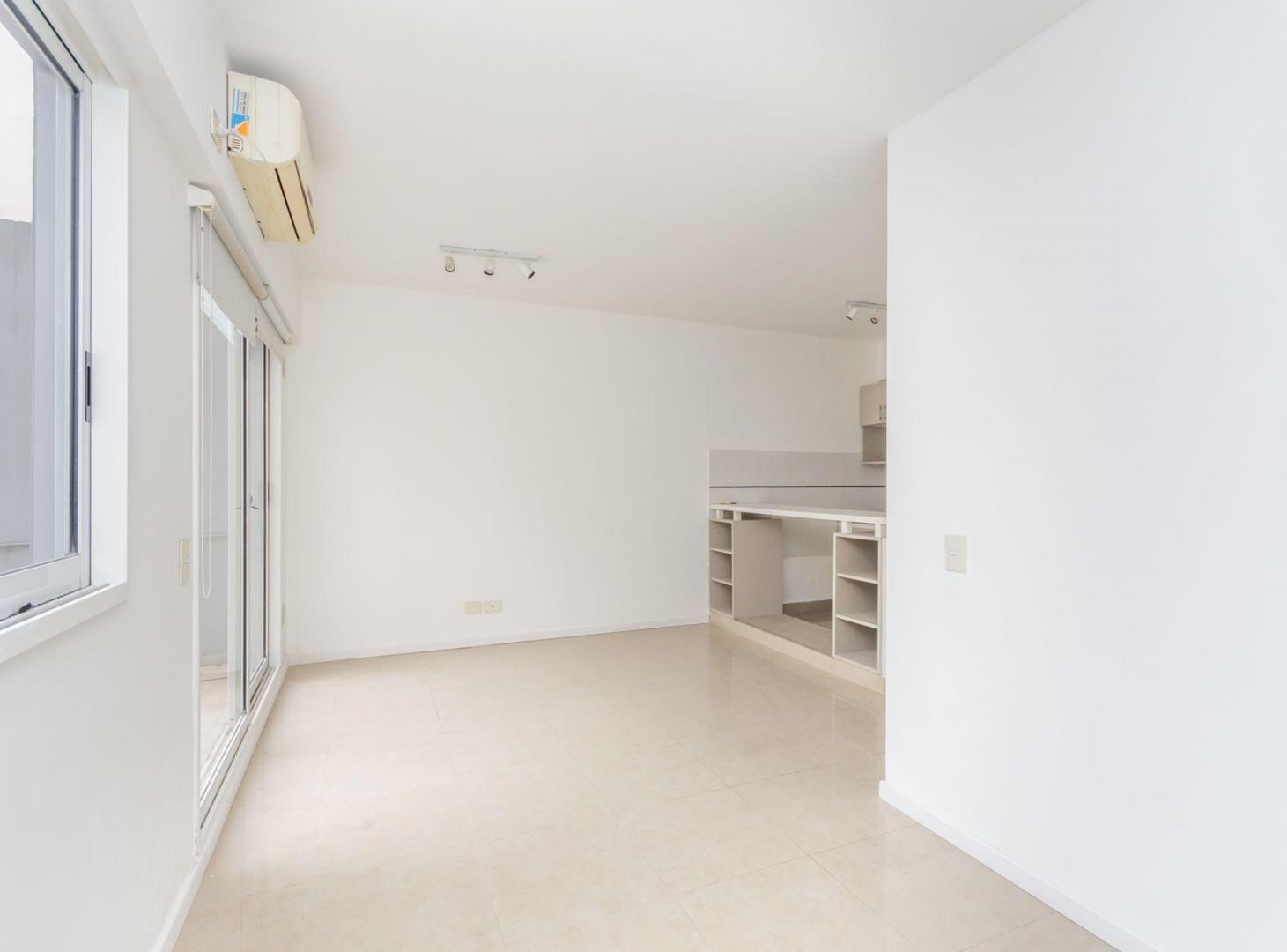 Foto de Venta Monoambiente divisible Patio cerca Subte B, imagen 4