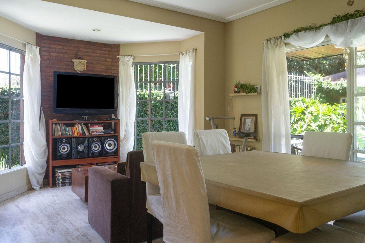 Foto de CASA 4 AMBIENTES EN VENTA EN BURZACO APTO CREDITO, imagen 2