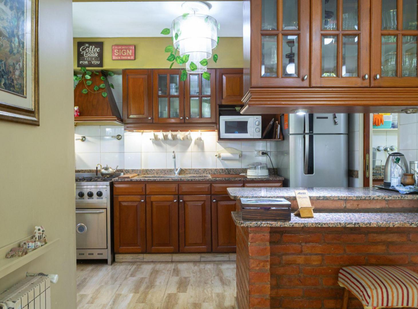 Foto de CASA 4 AMBIENTES EN VENTA EN BURZACO APTO CREDITO, imagen 5
