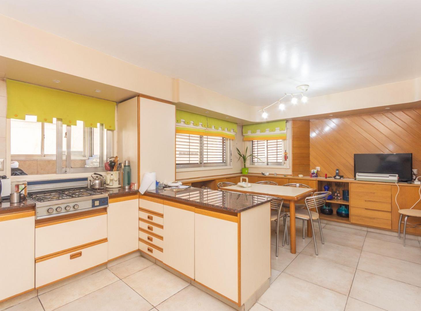 Foto de VENTA DEPTO 4 AMB COCHERA DEPENDENCIA 160MTS, imagen 5