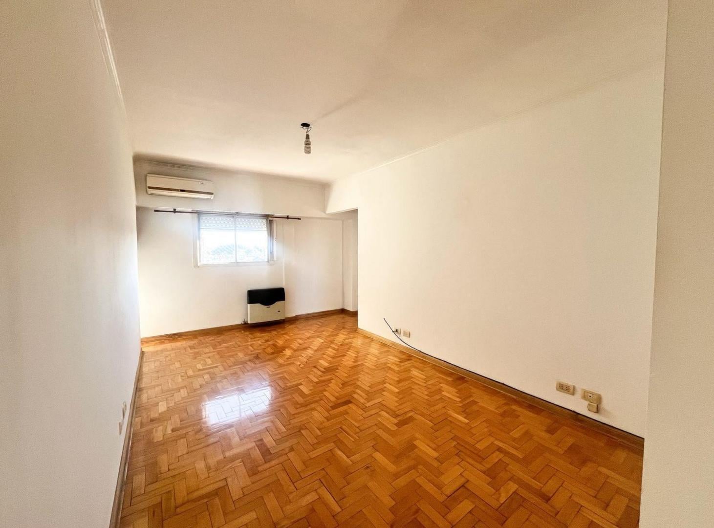 Foto de VENTA DEPTO 2 AMBIENTES CON COCHERA APTO CRÉDITO, imagen 1