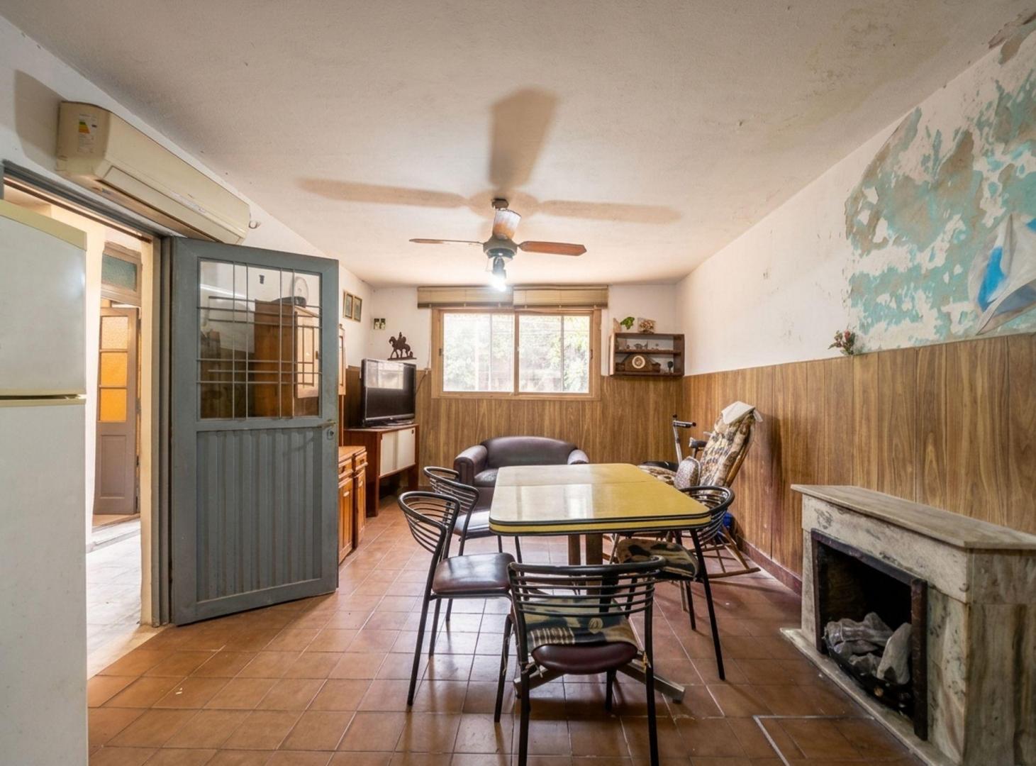 Foto de CASA LOTE PROPIO A RECICLAR VENTA LA PATERNAL, imagen 4