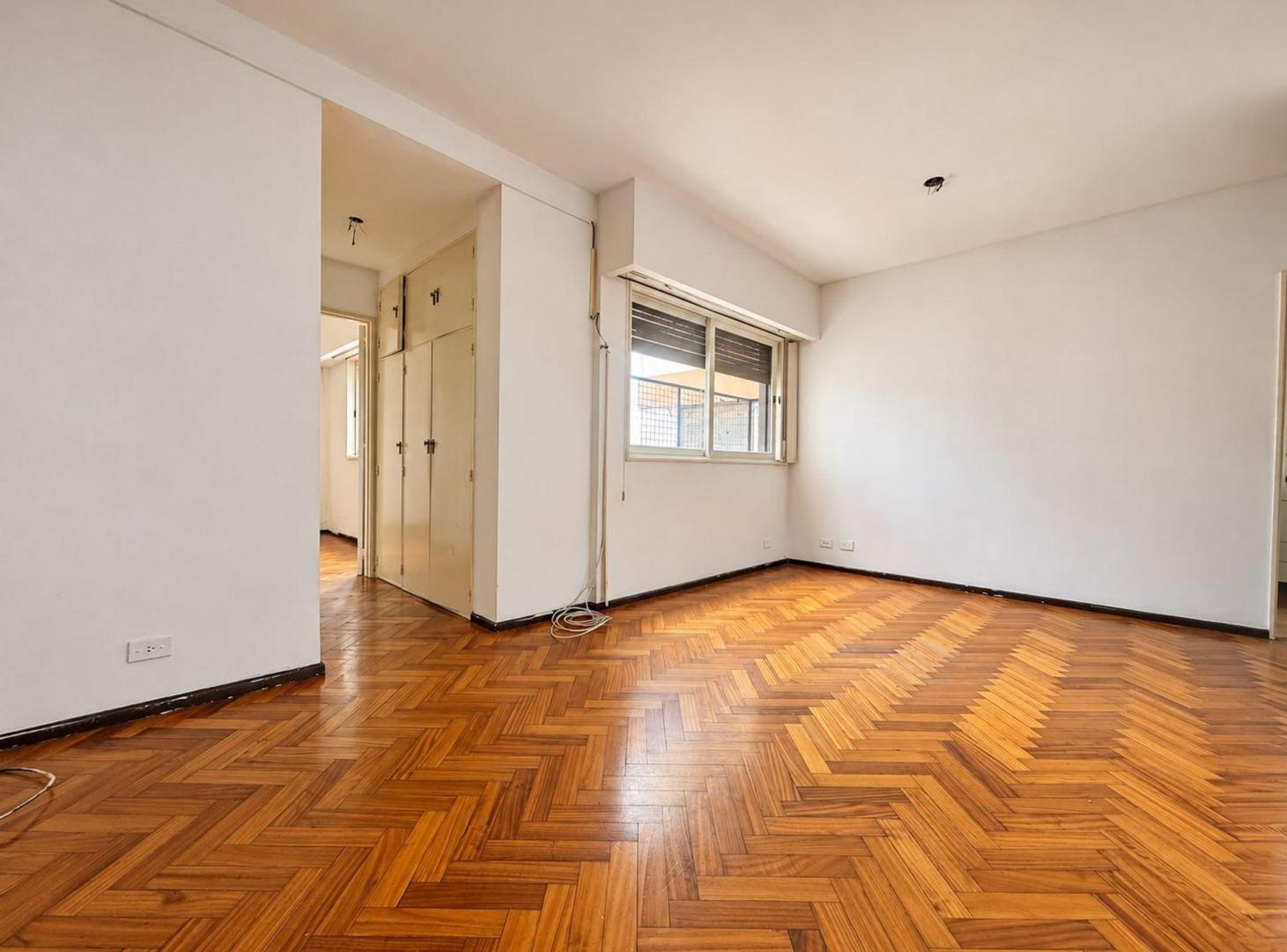 Foto de VENTA 2 AMBIENTES CON COCHERA LUMINOSO BARRACAS, imagen 1
