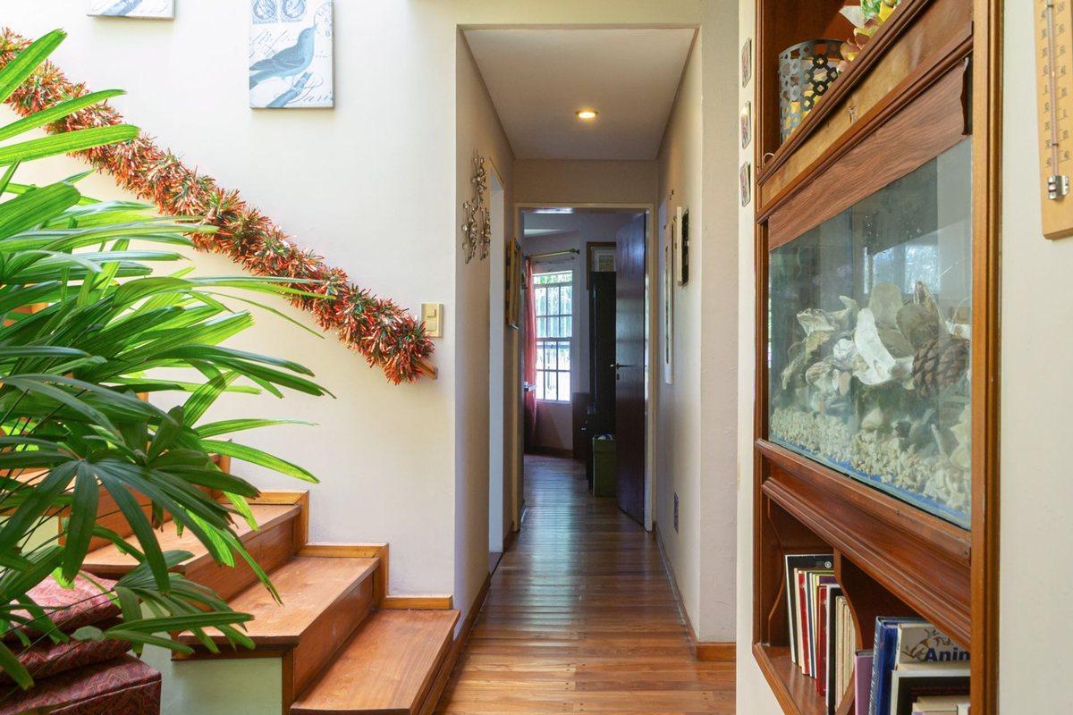 Foto de CASA 4 AMBIENTES EN VENTA EN BURZACO APTO CREDITO, imagen 3