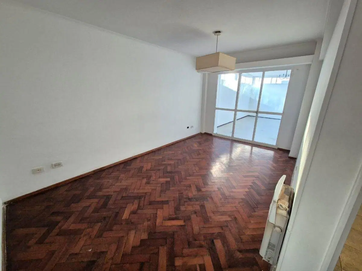 Departamento en Venta 2 dormitorios gran PATIO ( de 74 m2) con PARRILLERO propio 4