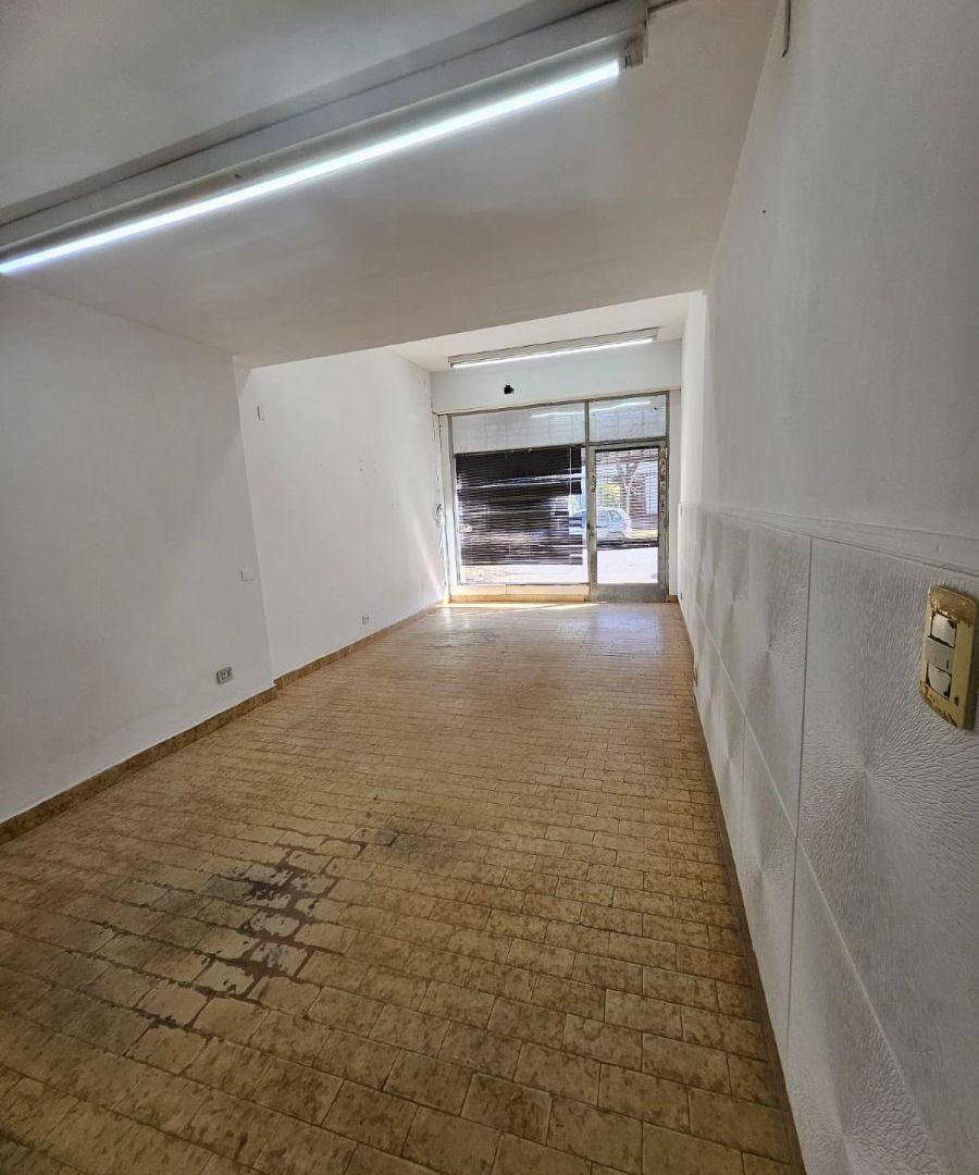 Foto de LOCAL en alquiler - Juan Elorza 1600 (y las vías) 55 m2, imagen 3