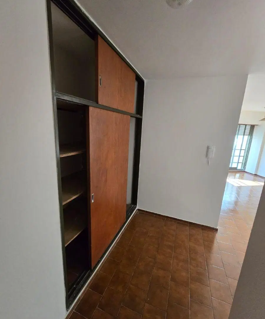 ALQUILO MONOAMBIENTE EN NUEVA CORDOBA. EXCELENTE UBICACION 1