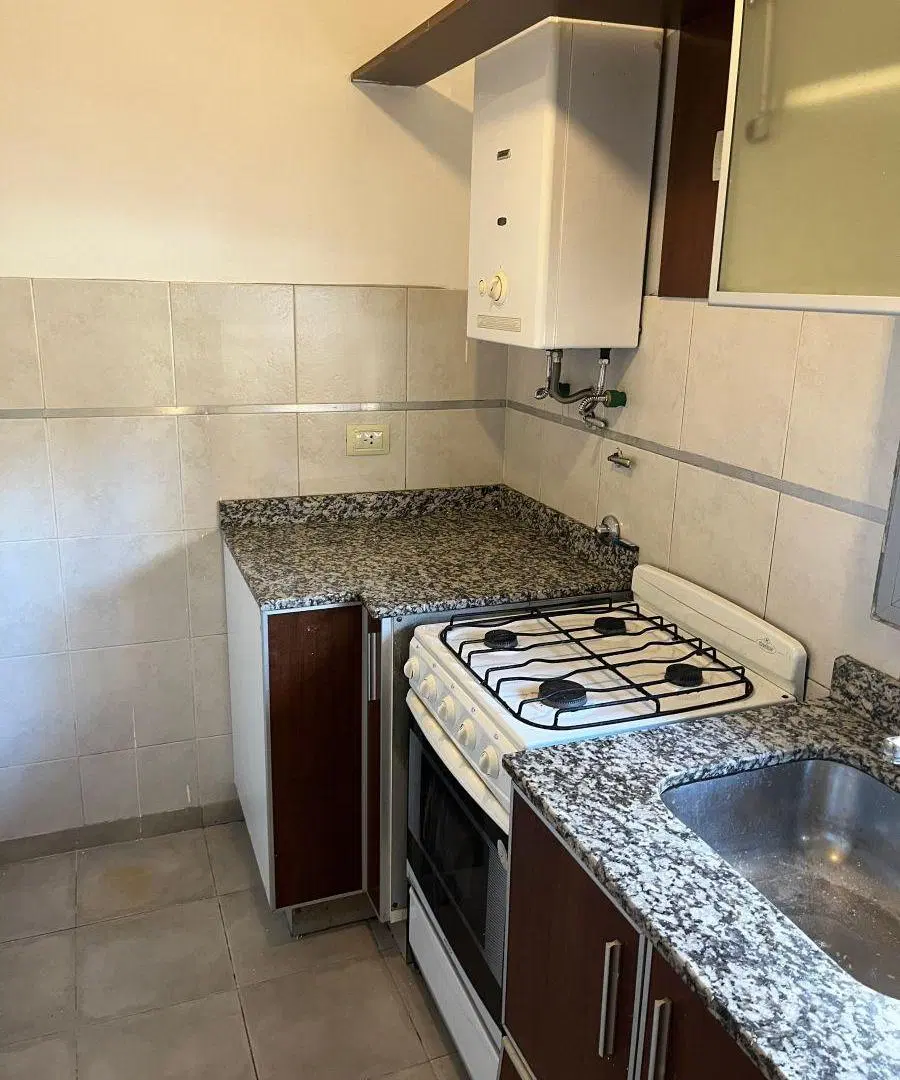 ALQUILO DEPTO DE 1 DORMITORIO FRENTE. EXCELENTE UBICACION. NUEVA CORDOBA 2