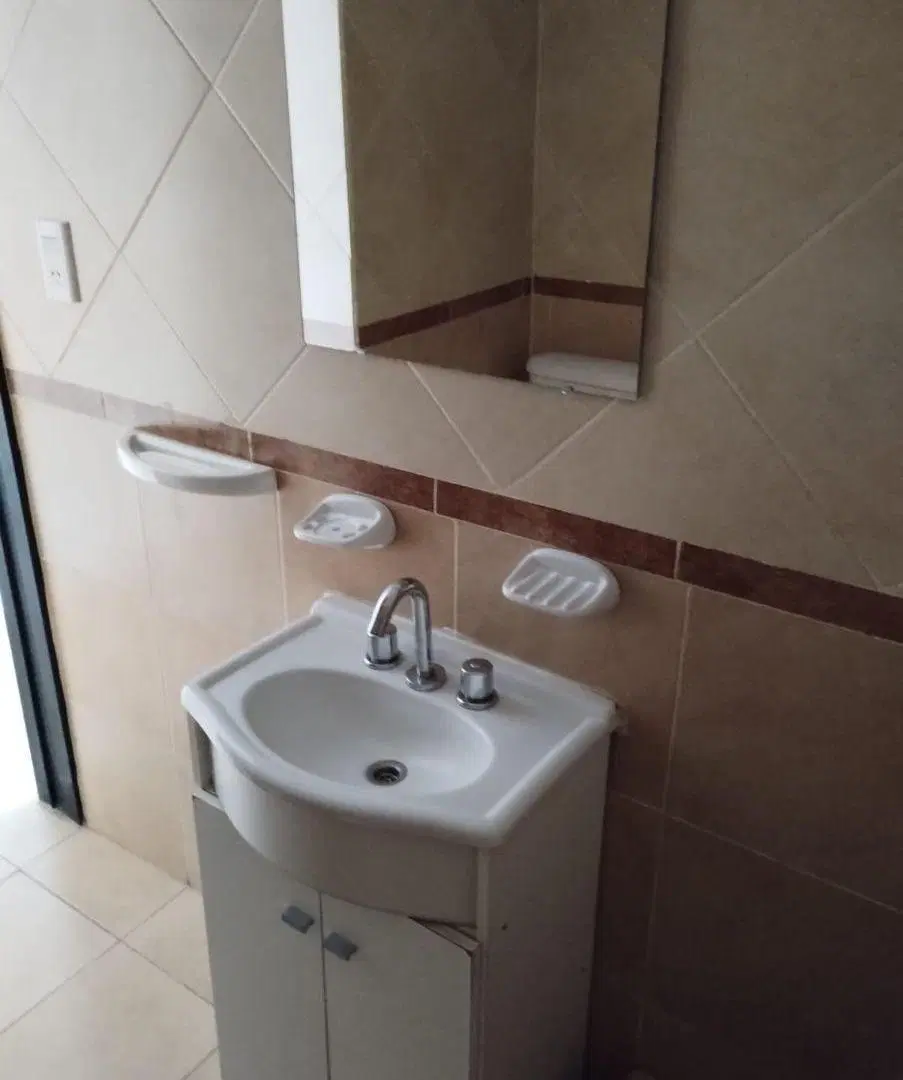 ALQUILO DEPTO 1 DORM C/BALCON. FRENTE 8
