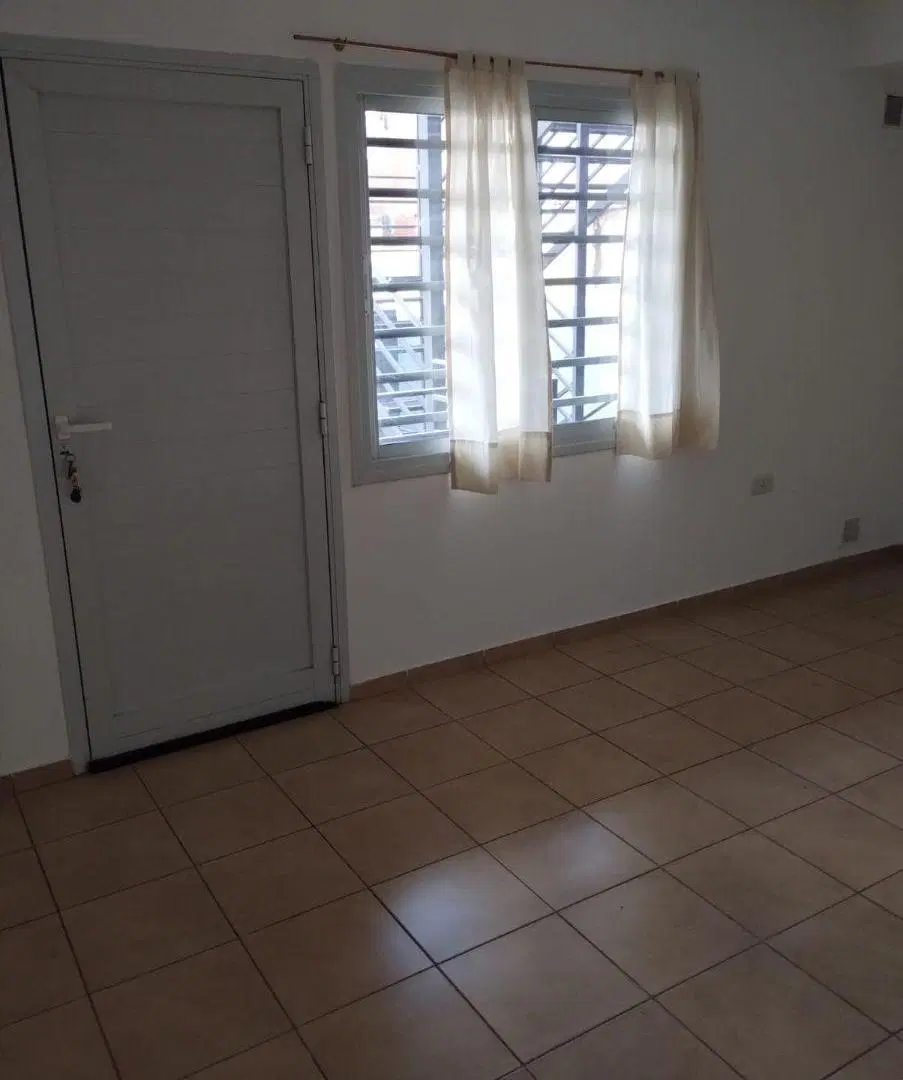 ALQUILO DEPTO 1 DORM C/BALCON. FRENTE 5