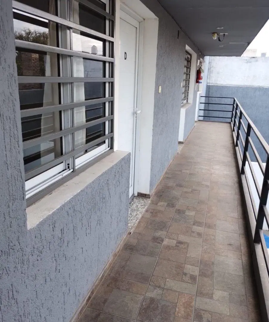 ALQUILO DEPTO 1 DORM C/BALCON. FRENTE 4