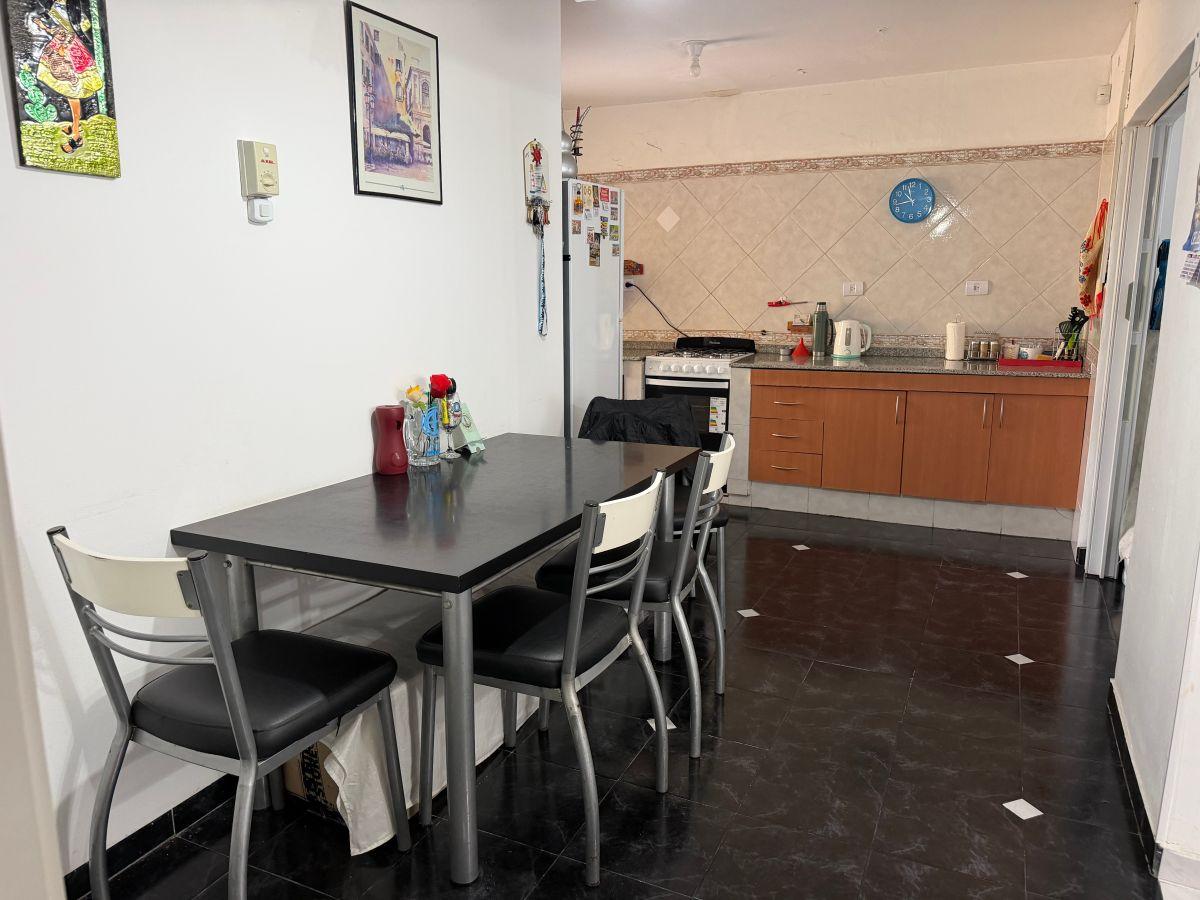 Foto de VENDO CASA DE 3 DORMITORIOS C/COCHERA. VILLA CABRERA, imagen 1