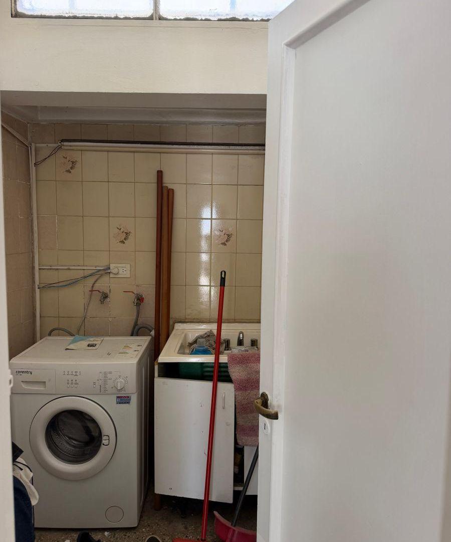 Foto de SE VENDE CASA 2 DORMITORIOS C/ESCRITORIO. EXCELENTE UBICACION!!!, imagen 2