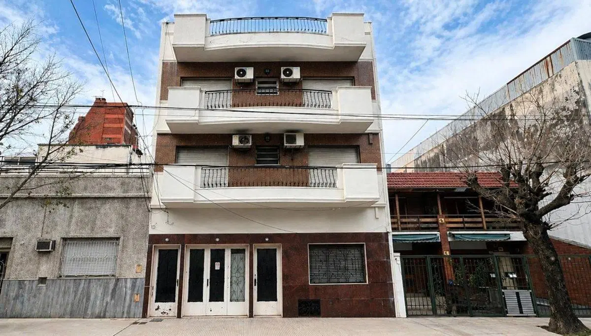VTA BLOCK. CASA + 3 DPTOS PARA RENTA OPORTUNIDAD! 2