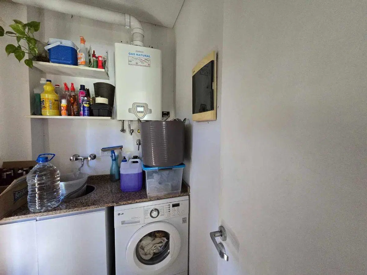 HERMOSO DUPLEX DE 4 AMB. CON COCHERA Y PARQUE 5
