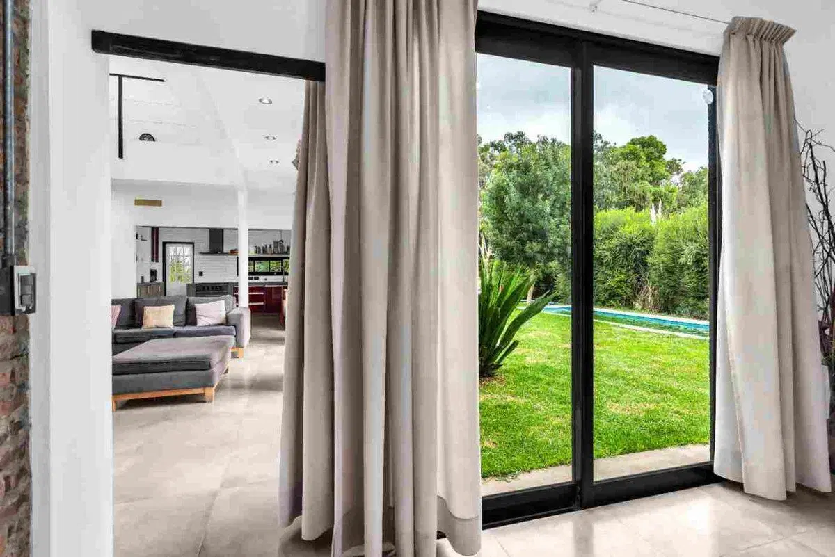 Casa en Venta Horizontes al Sur 5amb. Jar/pil/coch 2