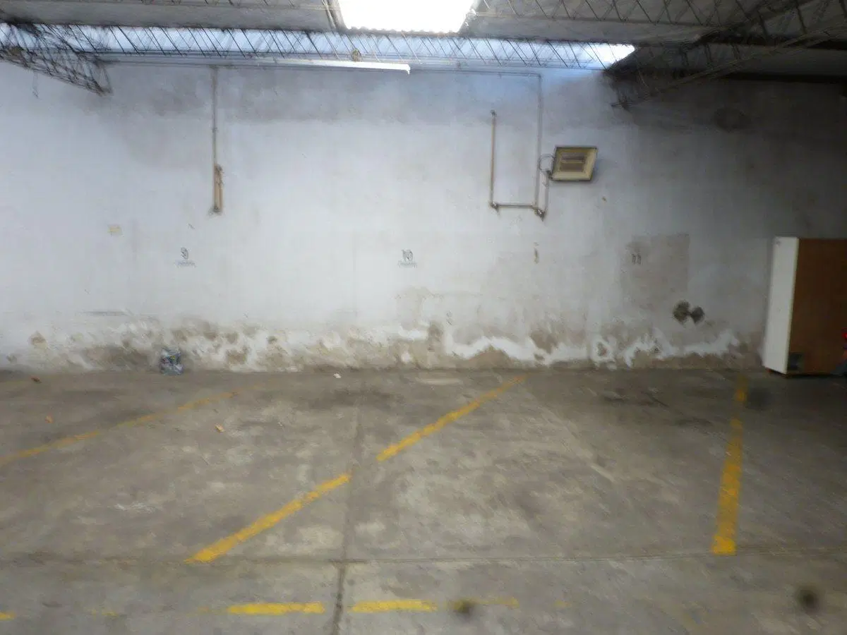 VENTA COCHERA CUBIERTA, P. BAJA,  EN VILLA URQUIZA 5
