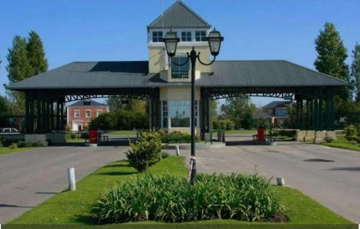 EXCELENTE LOTE CENTRAL EN PILAR DEL ESTE. 2