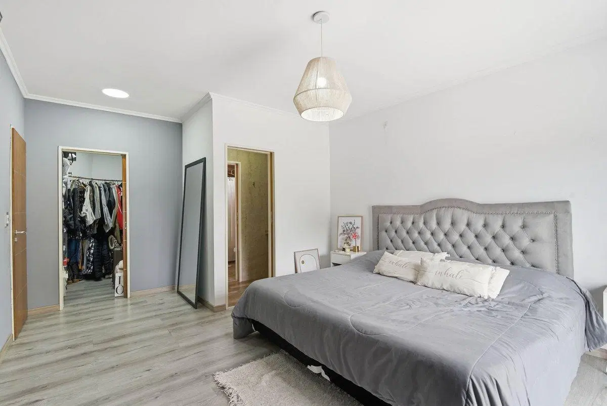 Venta casa en Lomas de Zamora, 4 amb. patio/coch. 5