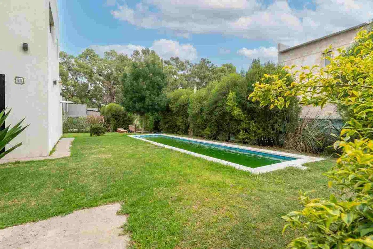 Casa en Venta Horizontes al Sur 5amb. Jar/pil/coch 2